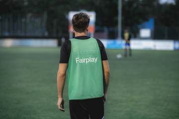 贝尔特兰赛后接受采访，迪布对他说“VAMOOOS PAPÁ” 你阿的伦理梗（配图示意）